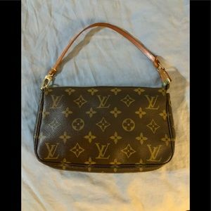 Louis Vuitton Pochette